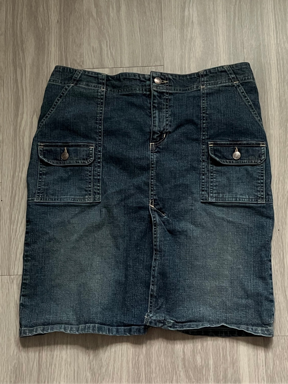 Old Navy Women’s Size 12 Denim Cargo Skirt Dark Wash Stretch Y2K